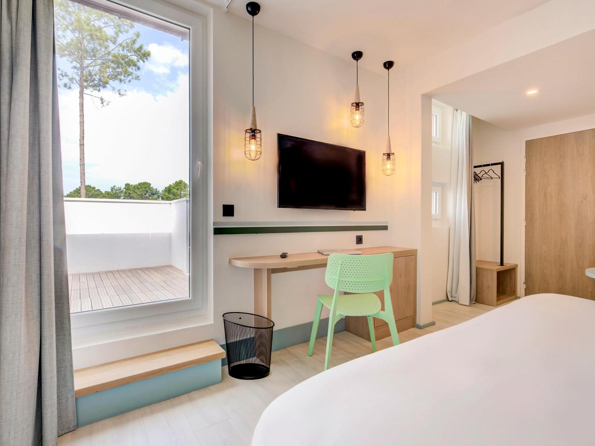 ไอบิส สไตล์ อาร์กาชง กูฌ็อง-เมสทราส Hotel ภายนอก รูปภาพ